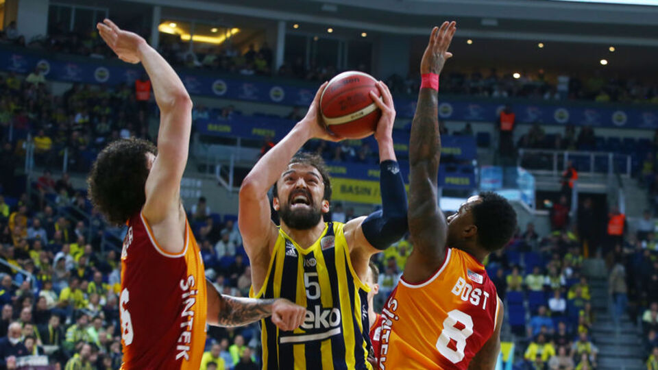 Derbide kazanan Fenerbahçe Beko