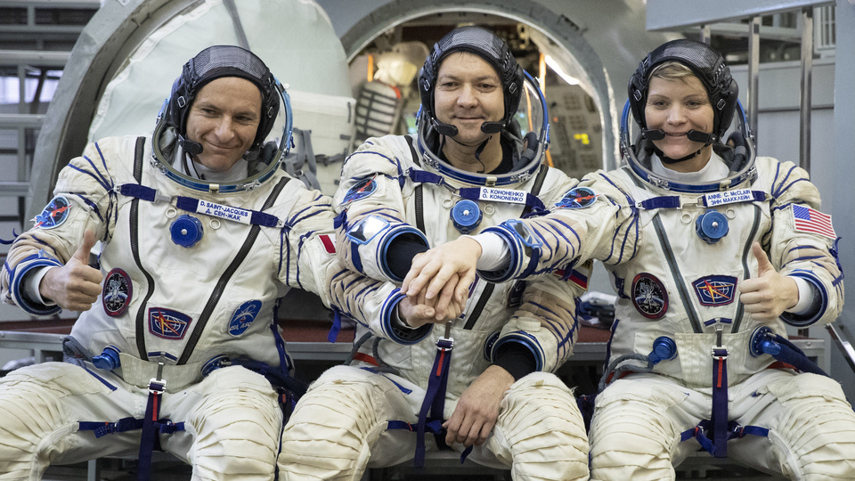 Rus kozmonot rekor kırdı