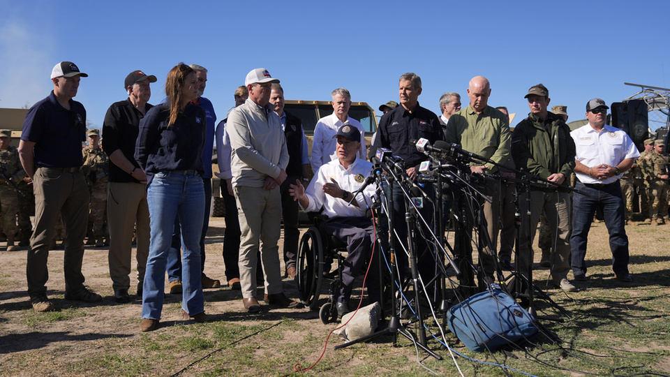 ABD'de 15 validen Biden'a karşı 'gövde gösterisi'