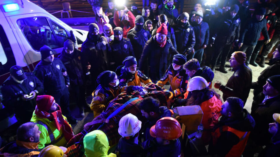 NYT yazdı: Depremzede ailenin bir yıllık mücadelesi