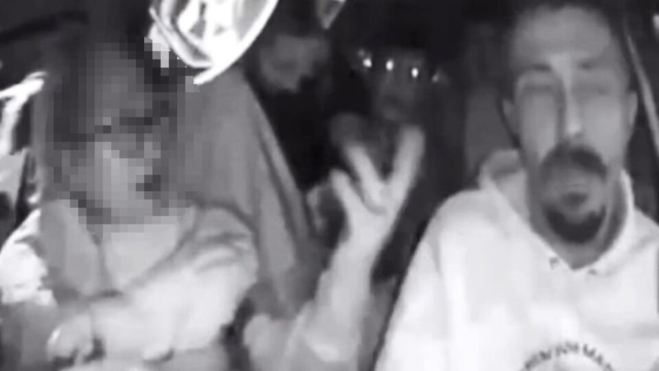 Taksiciyi İzmir'deki dehşetle tehdit etti!