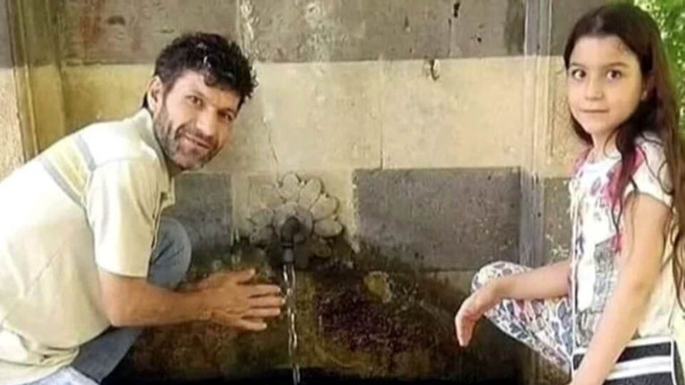 Enkazdaki kızının elini bırakmamıştı! O baba konuştu...