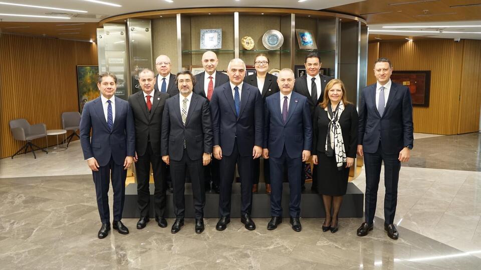 Bakan Ersoy, TBB yönetimine turizm hedeflerini anlattı