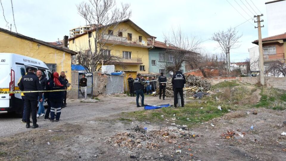79 yaşındaki kişi odunlukta ölü bulundu