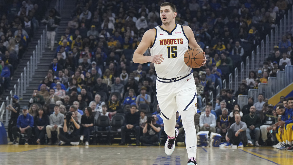 Denver, Lakers'ı yıldızlarıyla geçti!