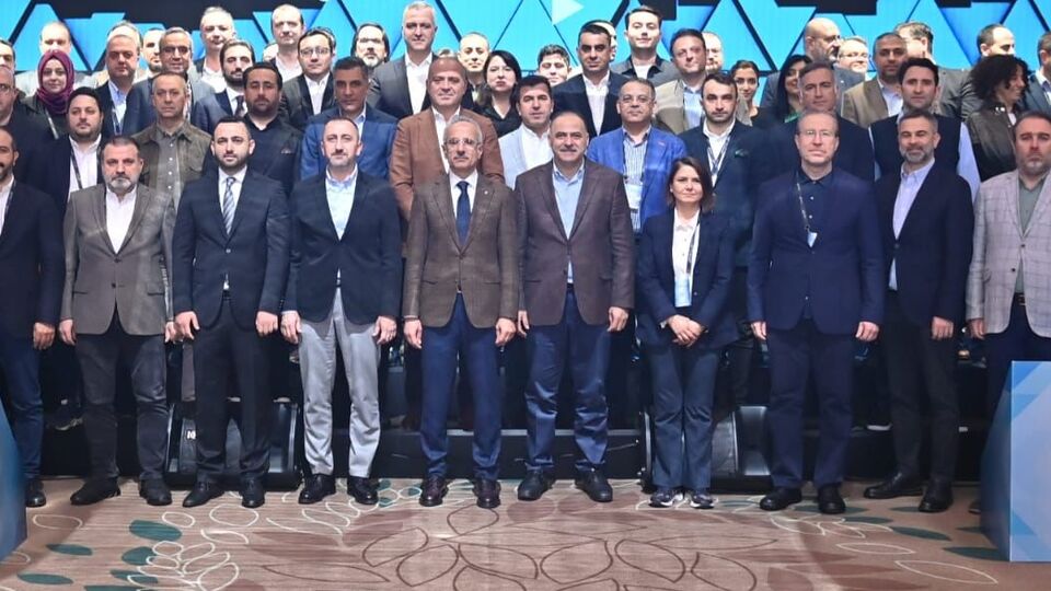 "Türkiye telekomünikasyonun merkezi olacak"