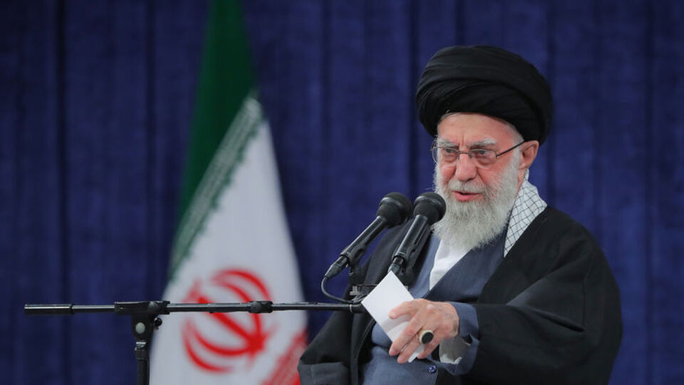 Hamaney'in Facebook ve Instagram hesapları kaldırıldı