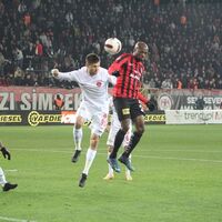 10 maçlık seriyi Ümraniye bitirdi!