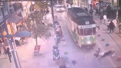 Torununu kurtarmak için atlayan kadın öldü