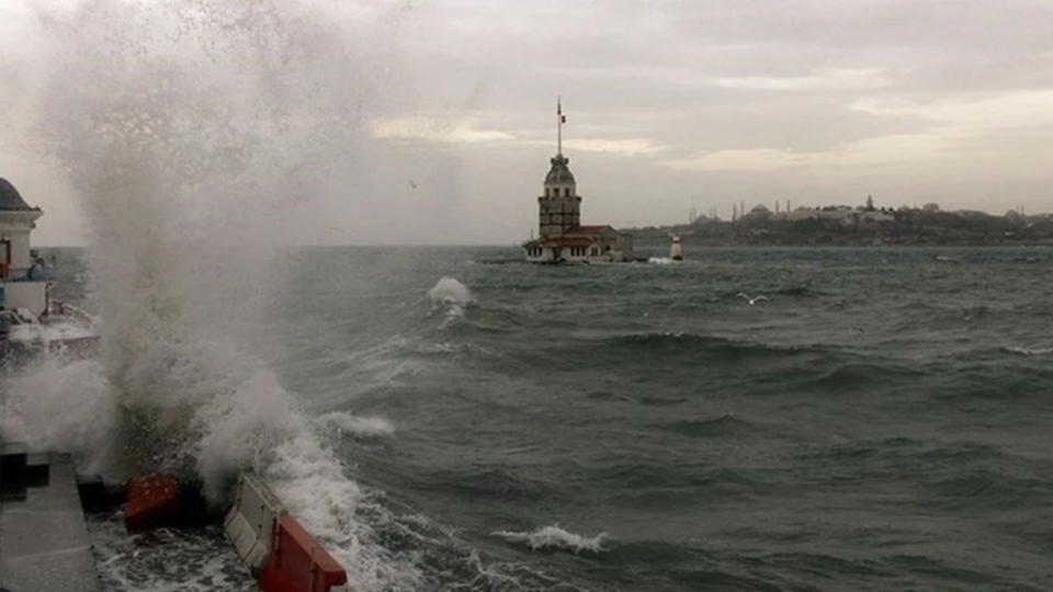 Sıcaklık 10 derece düşecek! Batıya sağanak gelecek! Bu hafta hava nasıl olacak?