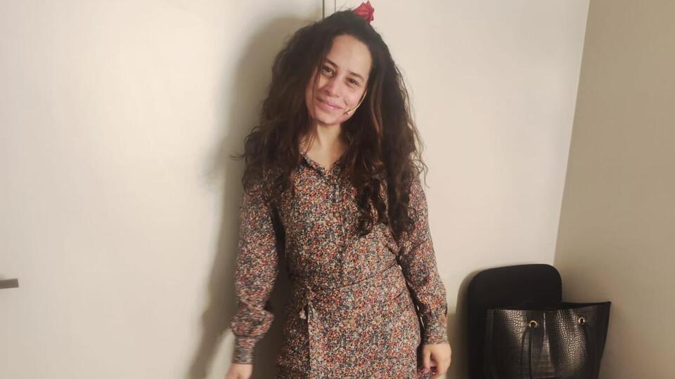 Sakatlığına rağmen sahneye çıktı