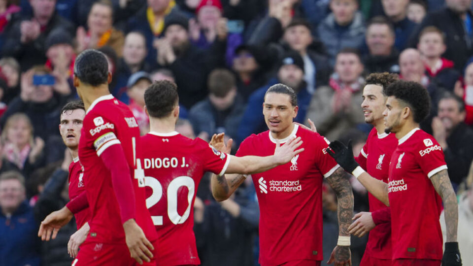 Liverpool, Burnley'i 3 golle geçti