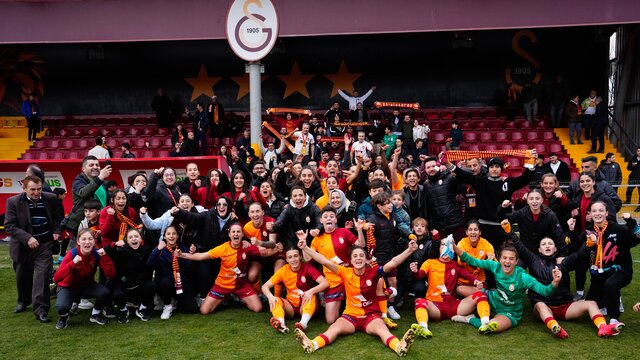 Turkcell Kadın Futbol Süper Ligi'nde Galatasaray, Beşiktaş JK United  Payment'ı 2-1 yendi - Futbol Haberleri