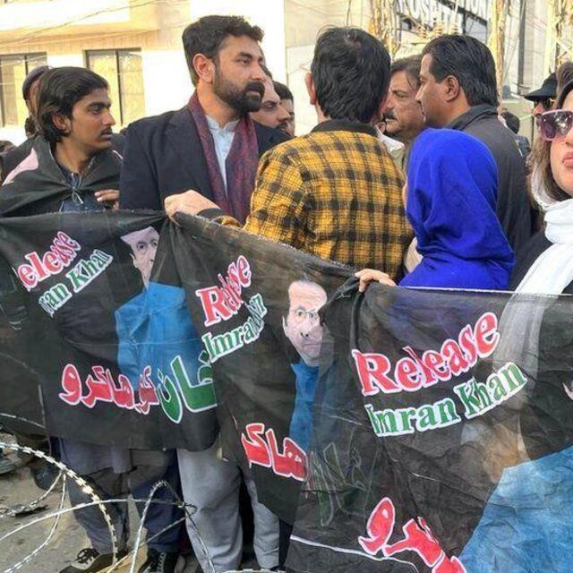 Pakistan seçimleri: Nihai sonuçlara göre İmran Han’ın desteklediği bağımsız adaylar birinci