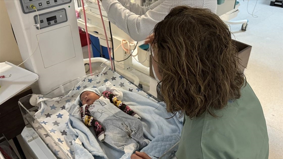 Anne karnında kan nakli!