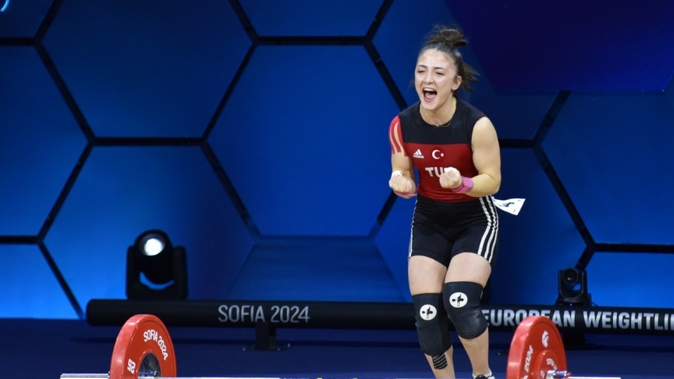 Cansu ve Gamze'den altın madalya!