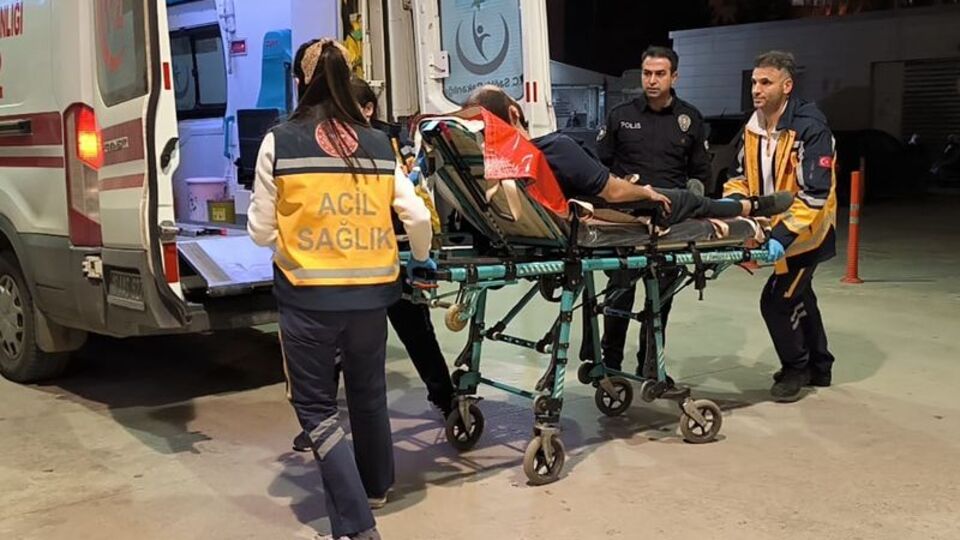 Bursa'da markette bıçaklı kavga çıktı