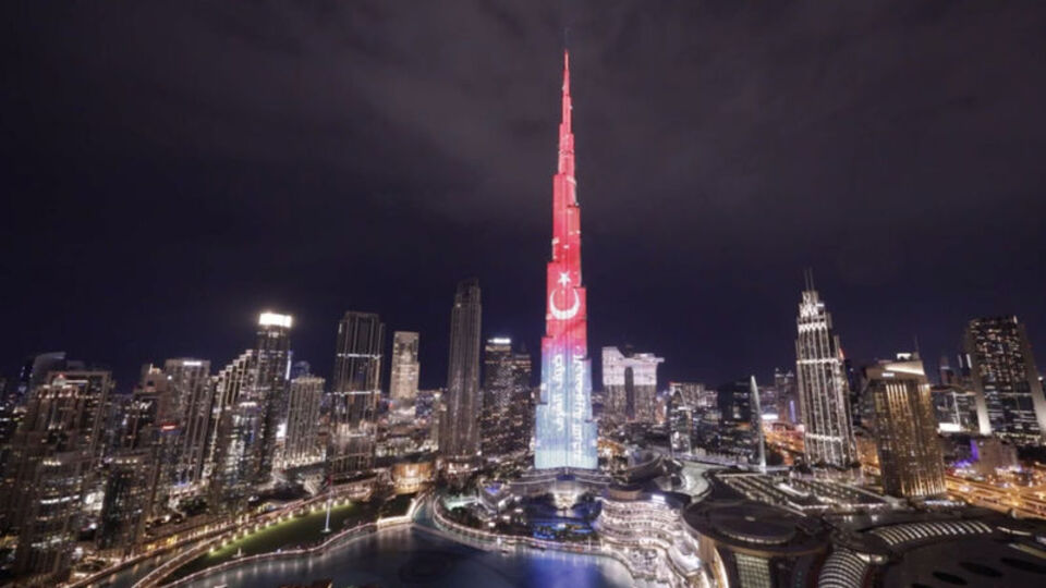 Burj Khalifa'da Türk Bayrağı