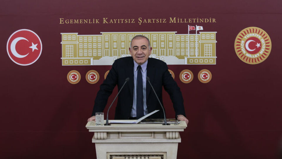 Gürsel Tekin CHP'den istifa etti