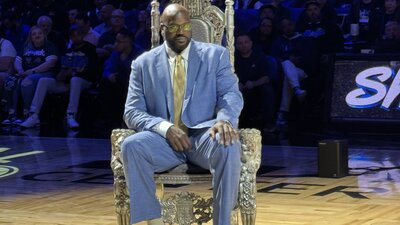 Magic, Shaq'ın formasını emekli etti!