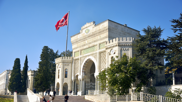 Üniversitede ziyaretçi tartışması