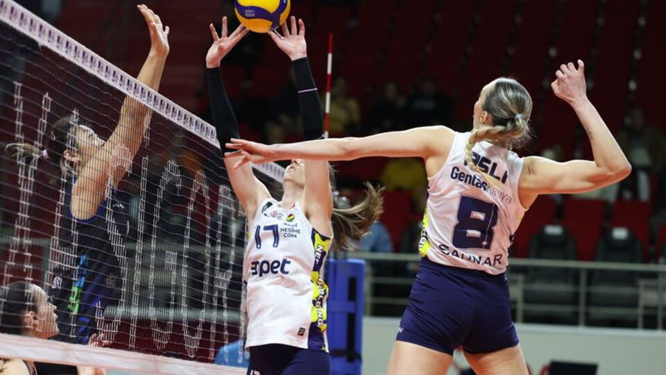Fenerbahçe, Kupa Voley'de yarı finalde!