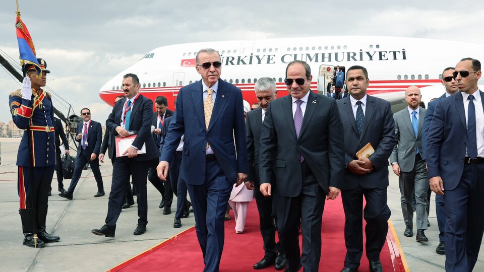 Cumhurbaşkanı Erdoğan Sisi ile bir arada