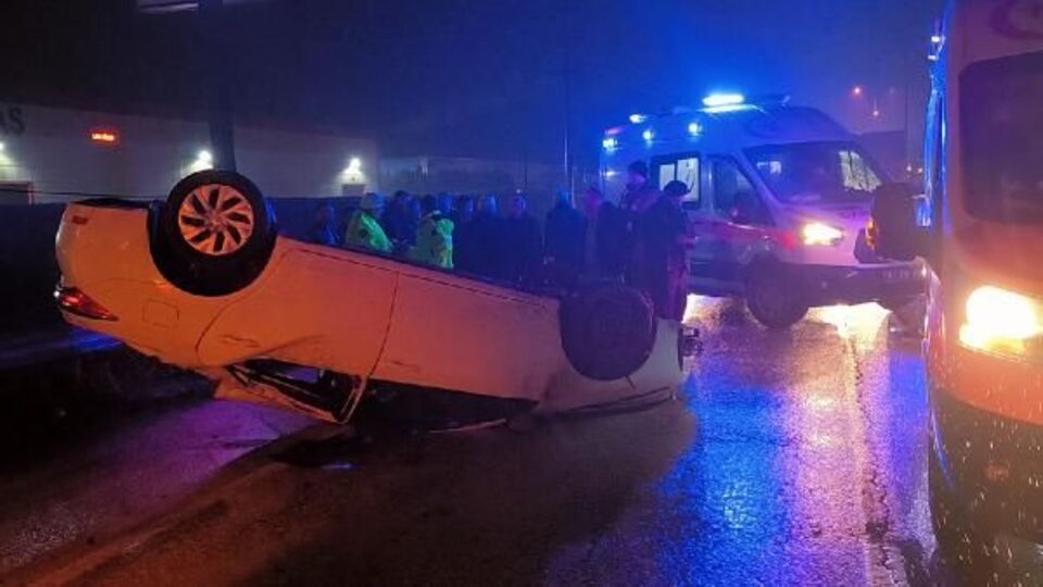 Karşı şeride geçen otomobil takla attı: 3 yaralı