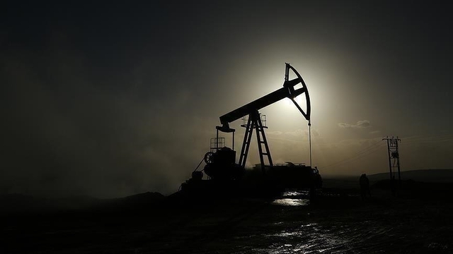 Küresel petrol arzı ocakta geriledi