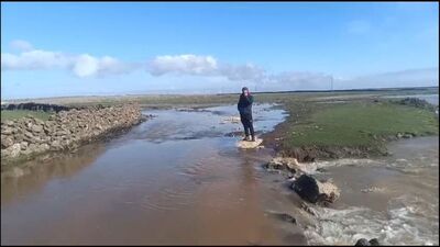 Diyarbakır'da şiddetli sağanakta köprü çöktü!