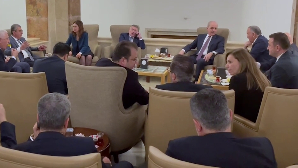 TBMM Başkanı Kurtulmuş milletvekilleriyle görüştü