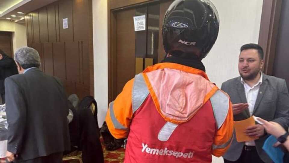 Mühendis kurye sosyal medyanın gündeminde