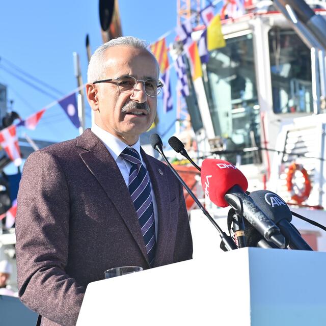 Boğazlardan geçen yıl kaç gemi geçti?