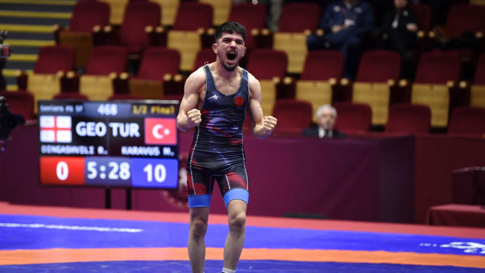 Muhammet Karavuş gümüş madalya kazandı