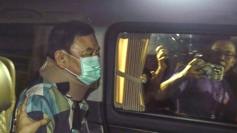 Tayland'da eski başbakana 6 ay sonra tahliye