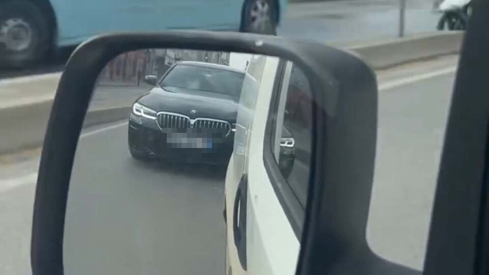 Bu kez kadın maganda takip etti, yol kesti!