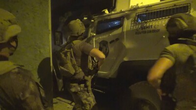 Kırmızı bülten ve difüzyonla aranan şüphelilere kelepçe!