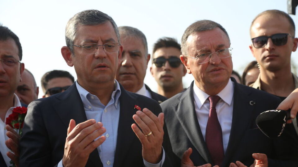 Özel ile Savaş görüştü! İlk mesaj