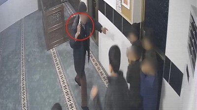 Camide oynayan çocuklara bıçak çekti!