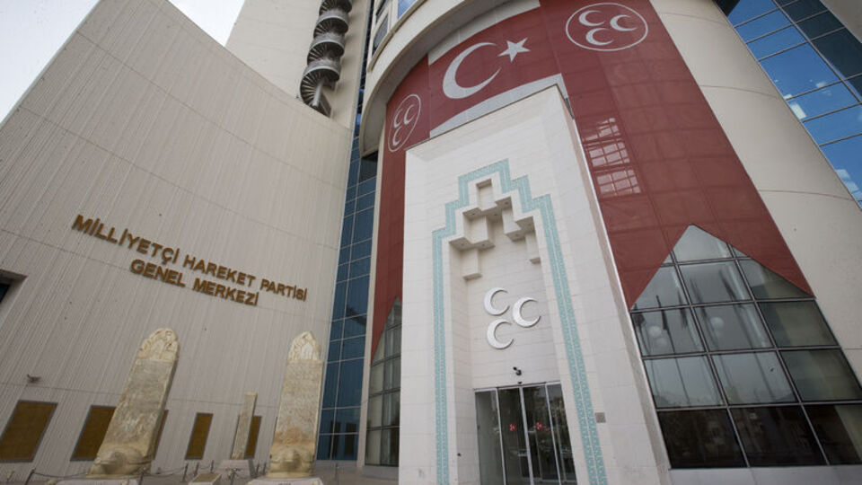 MHP aday listelerini YSK'ya sundu