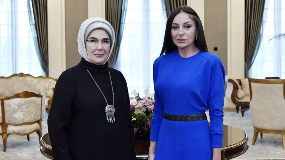 Emine Erdoğan, Mihriban Aliyeva ile görüştü