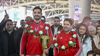 Şampiyonlar yurda döndü!