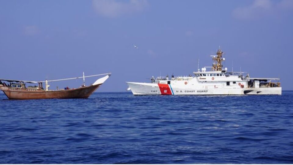 Husiler iki ABD gemisini hedef aldı