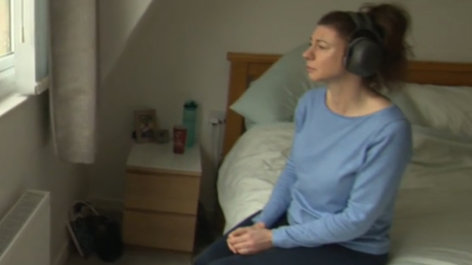 Çocuklarının sesine bile katlanamıyor!