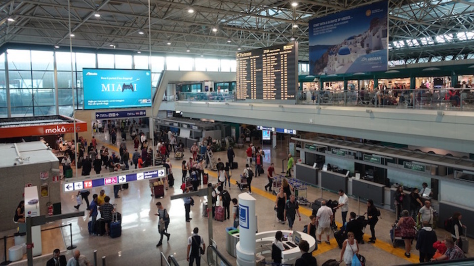 Roma havalimanında Rus vatandaşına su satılmadı