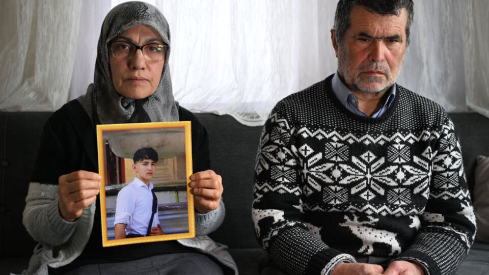 Görme engelli baba oğlunun katilinin gereken en ağır cezayı almasını istiyor