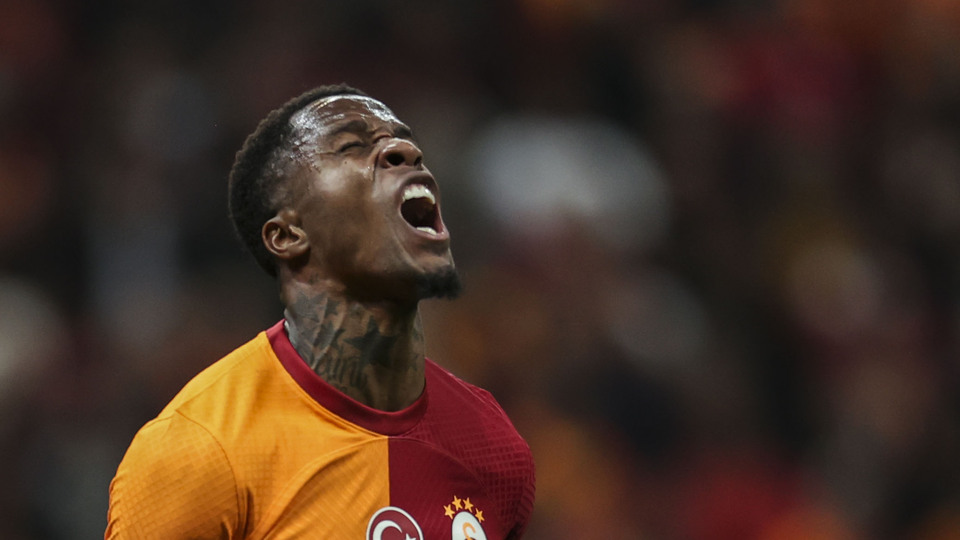 Zaha formayı kaptırdı!
