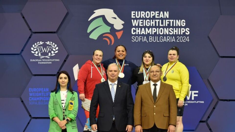 Milli Halterciler, kürsüye damga vurdu