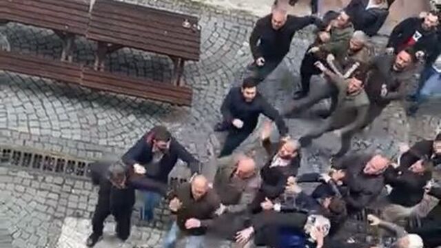 CHP seçim bürosunda yumruklu kavga