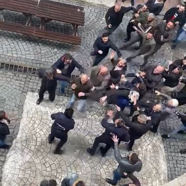 CHP seçim bürosunda yumruklu kavga